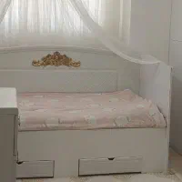 تخت نوجوان سالم تمیز