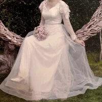 لباس عروس|لباس|فردیس, فردیس|دیوار