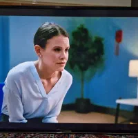 تلویزیون ۴۳ اینچ ایکس ویژن|تلویزیون و پروژکتور|آبیک, |دیوار