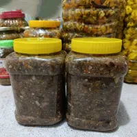 زیتون و خیارشور و آبغوره و سیر ترشی و انواع ترشی