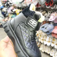 بوت خز دار بالنسیاگا سایز ۳۲ تا ۳۷|کفش و لباس بچه|شیراز, سینما سعدی|دیوار