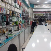 اجاره مغازه و فروش کل لوازم جانبی موبایل