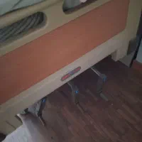 تخت بیمارستانی تایوانی - گاوصندوق - تخت چوبی|آرایشی، بهداشتی، درمانی|تهران, قزل قلعه|دیوار