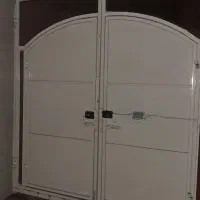 نقاشی درب و پنجره ساختمان