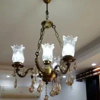 دو عدد لوستر و یک عدد دیوار کوب