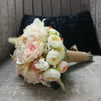 دسته گل عروس|گل مصنوعی|قم, دروازه چوبی|دیوار