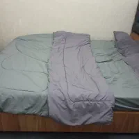 تخت خواب دونفره به همراه تشک فنری و روتختی