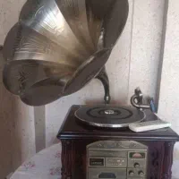 گرامافون همراه با کنترل