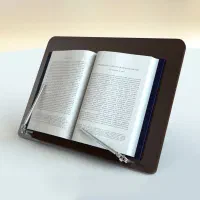 نگهدارنده کتاب و لپ تاپ