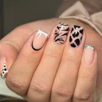 کاشت ناخن وآموزش با تخفیف