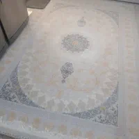 فرش در حد نو رنگ کرم طلایی