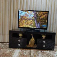 تلوزیون ومیز