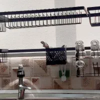 آبچکان پشت پنجره