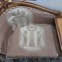 یک عدد میز تلفن مبله