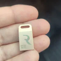 با سلام یک یک فلش 64بفروش میرسد