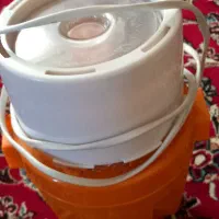 چراغ نفتی قدیمی دکوری وابمیوه گیری قدیمی واسیاب|کلکسیون اشیاء عتیقه|سمنان, |دیوار