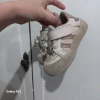 تعدادی کفش و لباس بچگانه|کفش و لباس بچه|تهران, امیریه|دیوار