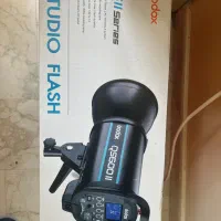 فلش آتلیه‌ای Godox/ QS300II با سه پایه و سافت باکس