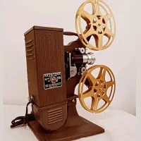 آپارات ۱۶ میلیمتری آمریکایی قدیمی آنتیک عتیقه