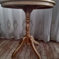 میز گرد خاطره ، همراه با شیشه دودی