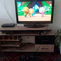 تلویزیون ۳۲  با دستگاه دیجیتال کار کرده