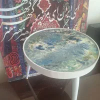 میز جلو. مبلی رنگ آمیزی