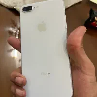 اپل iPhone 8 Plus با حافظهٔ ۶۴ گیگابایت