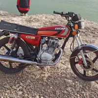 200 مدل 1402. کاربرات شده|موتورسیکلت|شازند, |دیوار