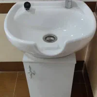 تجهیزات ارایشگاهی|آرایشگاه و سالن‌های زیبایی|میاندوآب, |دیوار