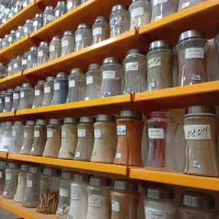 عطاری با کلیه اجناس به فروش می رسد