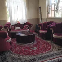 یک دست مبل و دو عدد فرش 12 متری