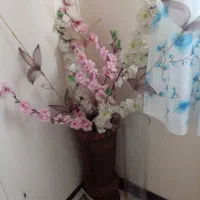 گلدان ۲ عدد با گل های مصنوعی