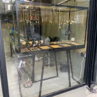 ویترین و پیشخان طلا فروشی