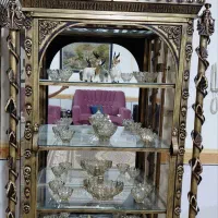 ویترین و کمد و میز فلزی