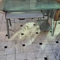 میز،کامپیوتر