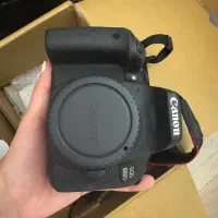 دوربین Canon 800D