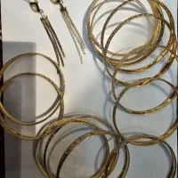 فروش چند قطعه طلا