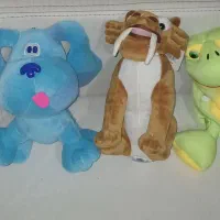 عروسگ|اسباب‌‌بازی|رشت, رشتیان|دیوار