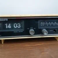 رادیو و تقویم قدیمی آنتیک
