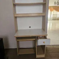 میز کامپیوتر همراه کتابخانه