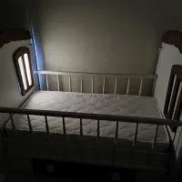 تخت نوزاد نو استفاده نشده|تخت و سرویس خواب|قدس, شهر‌قدس|دیوار