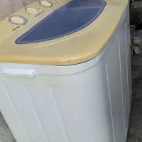 یک دستگاه لباسشویی دوقلو