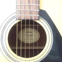 گیتار یاماها f370