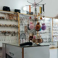 واگذاری کلیه اجناس مغازه اکسسوری وبدلیجات|بدلیجات|کرمان, |دیوار