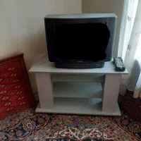 تلویزیون و میز تلویزیون