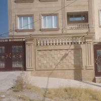 ساختمان سه طبقه نوساز