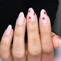 خدمات ناخن(کاشت و ترمیم)