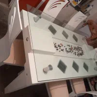 میزغذاخوری شش نفره تمیز درحدصفر صندلی بدون زدگی