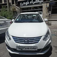جک J4 مدل ۴۰۲ تک برگ