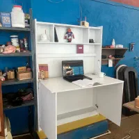 میز تحریر کم جا و معمولی مستقیم از تولیدی